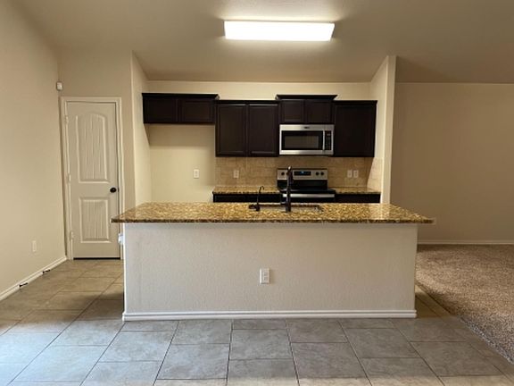 5th image of 13617 Vernon Ave