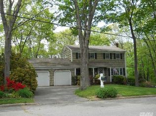 5 Robert Townsend Dr, Setauket, NY 11733
