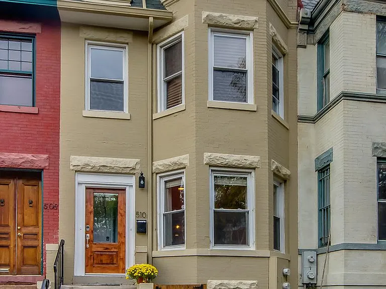 510 E St NE #B — Photo 1