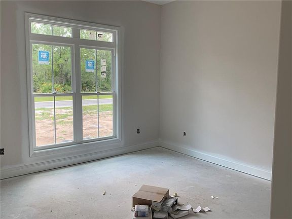 5th image of 155 Barrington Oaks Dr