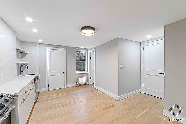 1st image of 136 Quincy St #1F