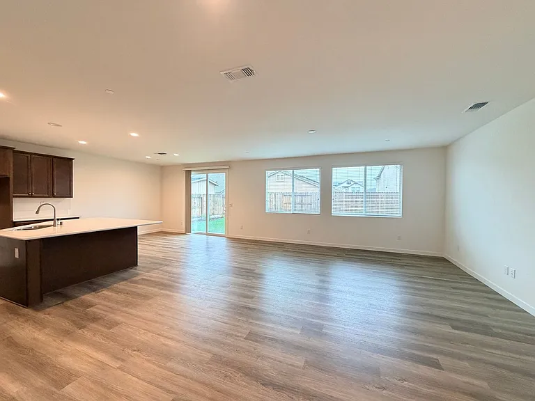 1858 Morro Ct — Photo 4