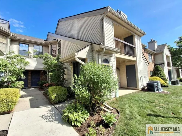 510 Sunshine Ct, Parlin, NJ 08859