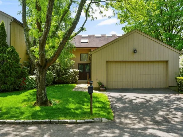 201 Fairway Green, Mamaroneck, NY 10543
