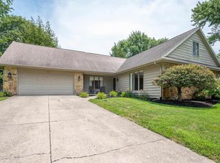 604 N Cherry Wood Ln, Muncie, IN 47304