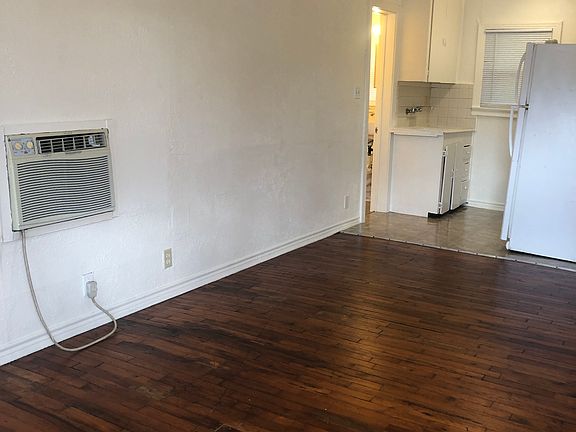 3rd image of 2718 W Avenue M APT 2