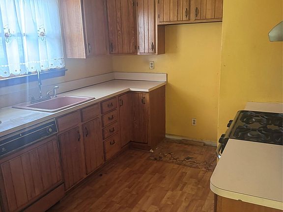3rd image of 89 N Bergen Place
