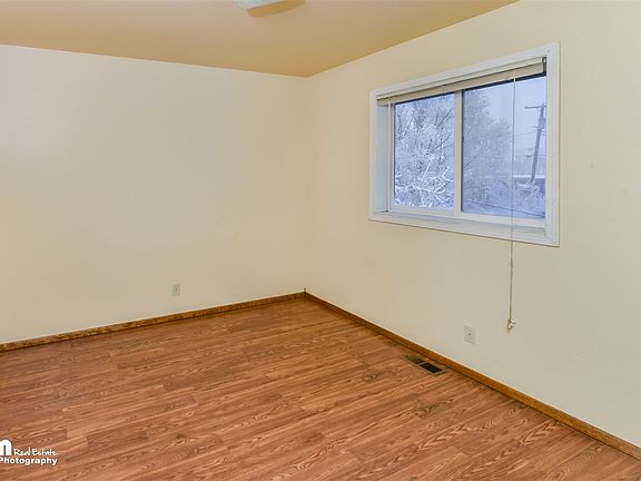 Bedroom 1_5680-FULL