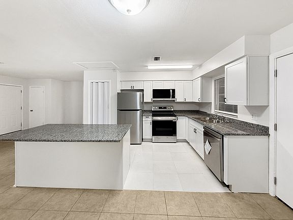 4th image of 6805 Mathers Ln APT B