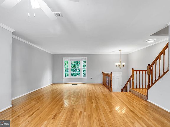 5th image of 5413 Middlebourne Ln
