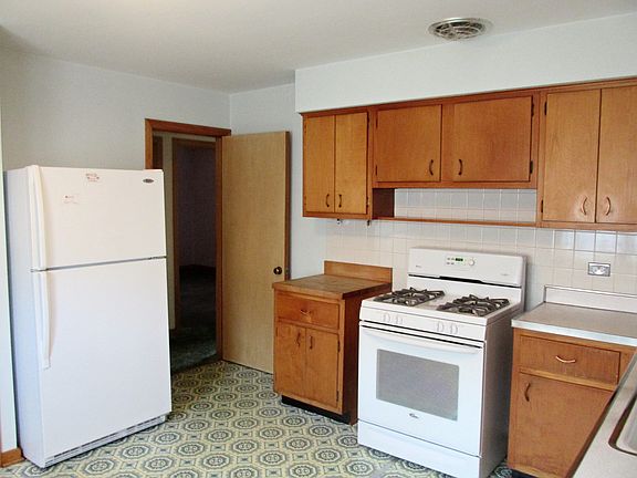 5th image of 4942 N Nashville Ave