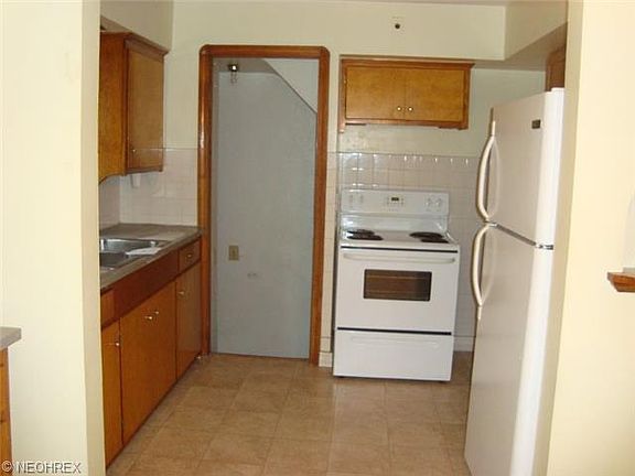 2nd image of 6208 Meadowbrook Ave