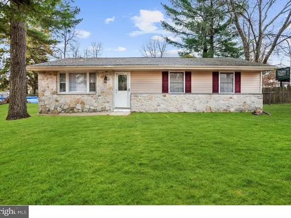 317 Iriquois Trl, Browns Mills, NJ 08015