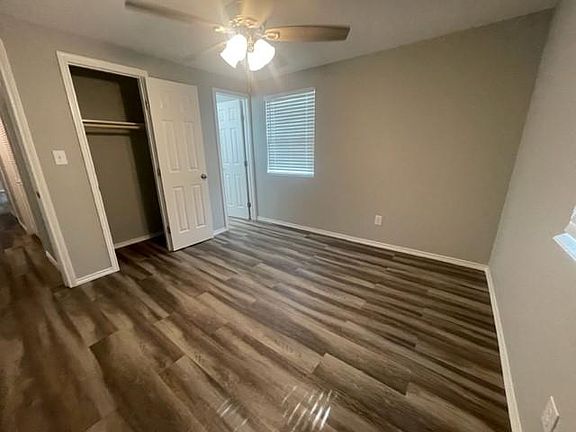 5th image of 1300 N Live Oak St