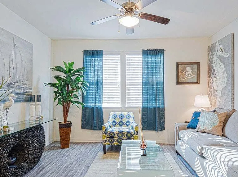The Cove Apartments — Photo 5
