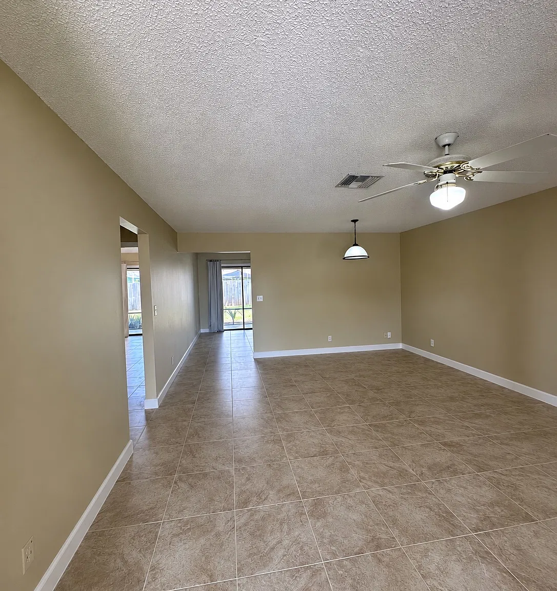 2 bed, 1100 sqft, $2,050 — Photo 2