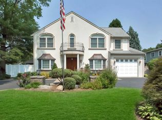 183 Manhasset Ave, Manhasset, NY 11030