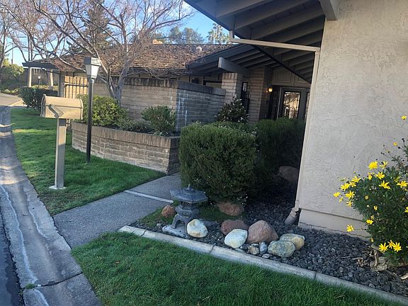 3rd image of 2840 Calle Vista Way