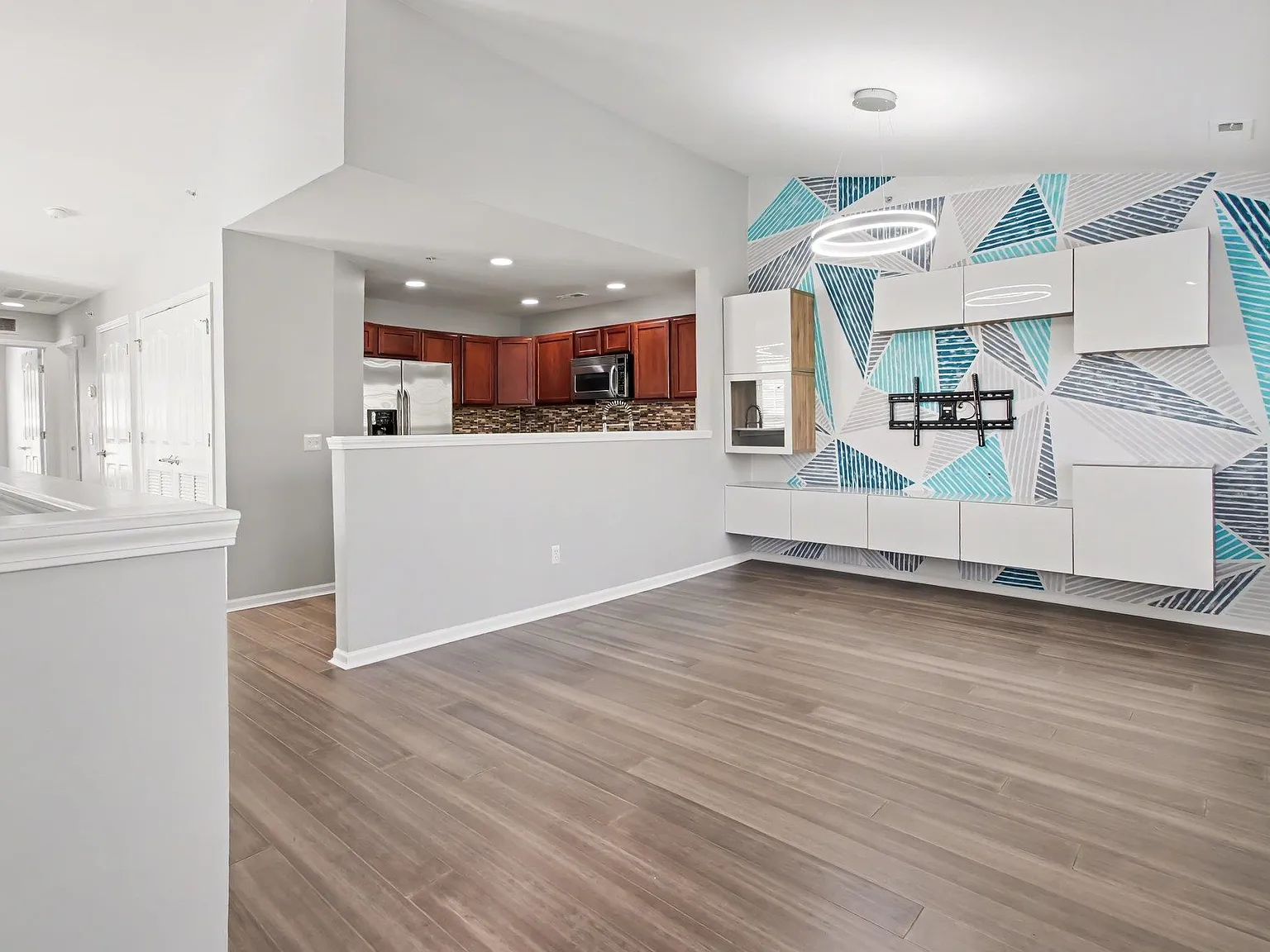 2 bed, 2.0 bath, 1080 sqft, $2,100 — Photo 4