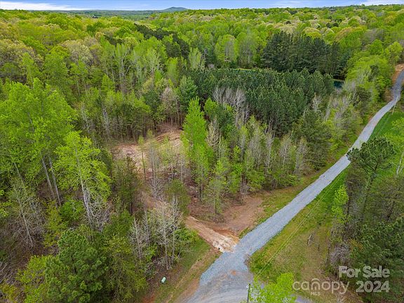 2nd image of 231 Peak View Ln
