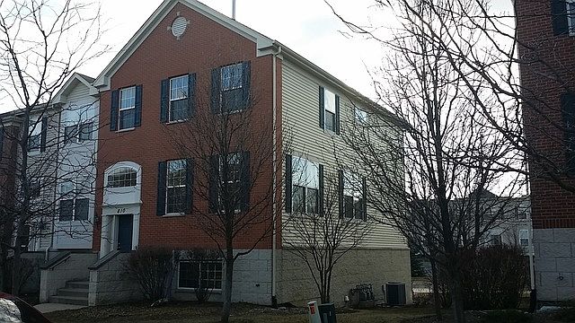 1st image of 810 Lewisburg Ln #810