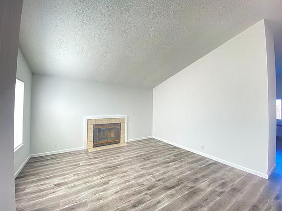3rd image of Suntrail Cir