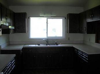 2nd image of 2331 Parkrose St