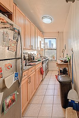 4th image of 19 Central Park N #61