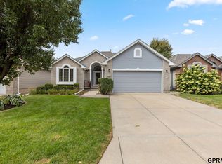 10012 S 172nd Cir, Omaha, NE 68136