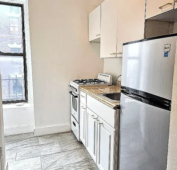218 Thompson St #31 — Photo 6