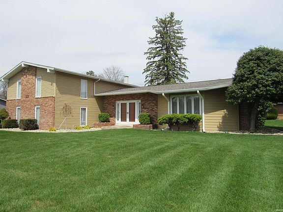 3rd image of 18799 Arapaho Ln