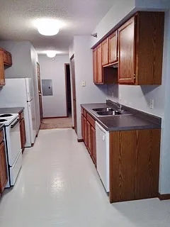 Meadows Apartment Building - 302 — Photo 4