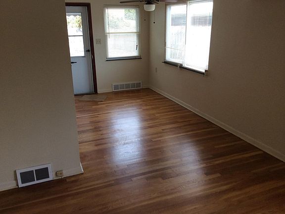 4th image of 1538 Front St