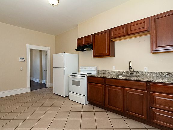 5th image of 2901 California Ave #1F