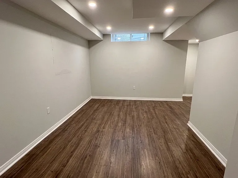 236 Blackburn Dr — Photo 16