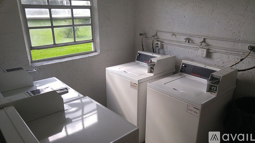 1st image of 400 N Bayshore Blvd APT 201
