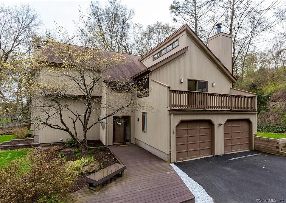 1st image of 27 Metacomet Dr