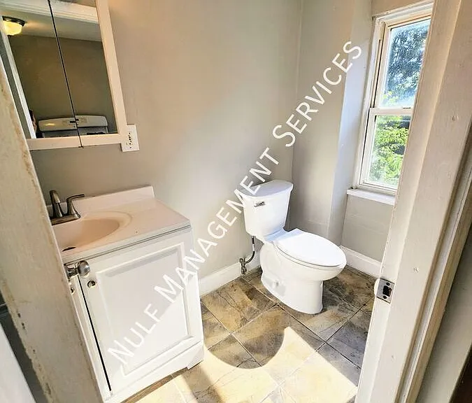 4058 Penn Ave #2 — Photo 3