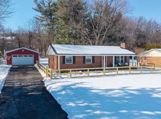 9 Honeybee Ave, Round Hill, VA 20141