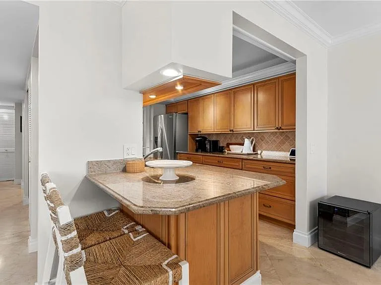 4005 Gulf Shore Blvd N #700 — Photo 28
