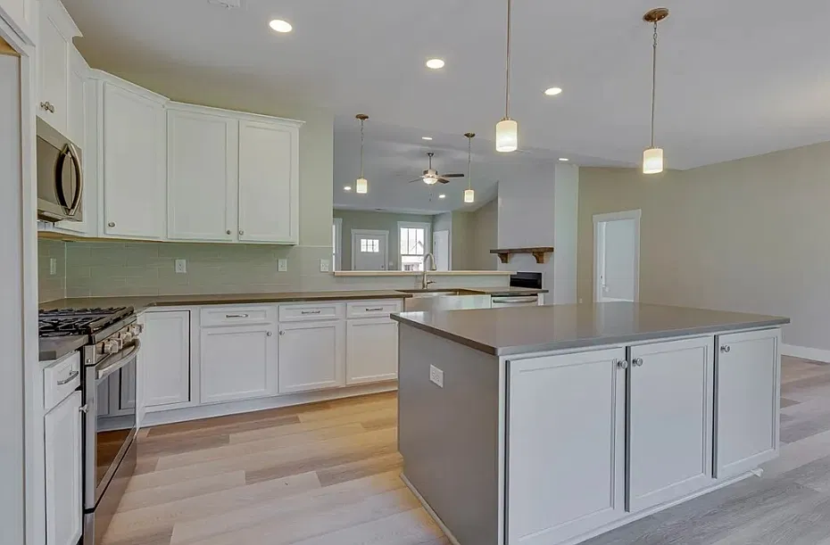 3 bed, $2,650 — Photo 4