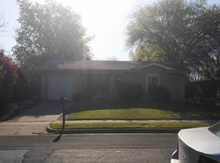 2412 Brookshire St, Arlington, TX 76010