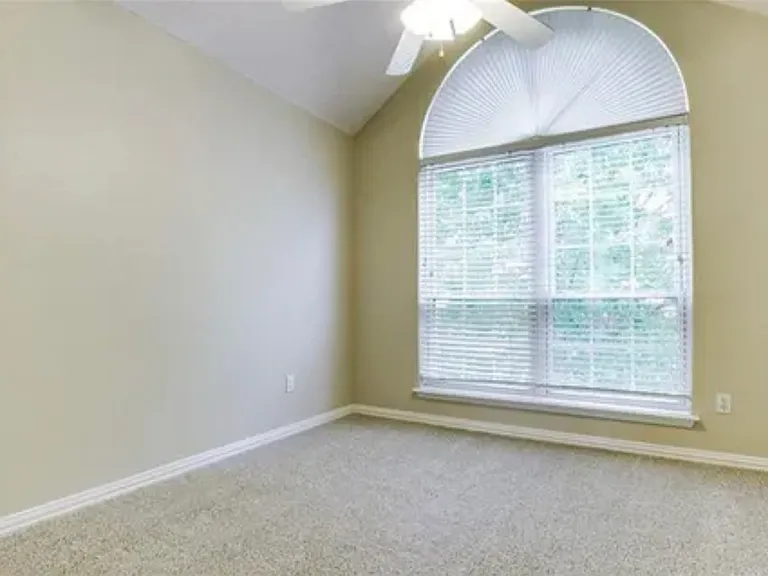 1931 Paloma Way — Photo 22