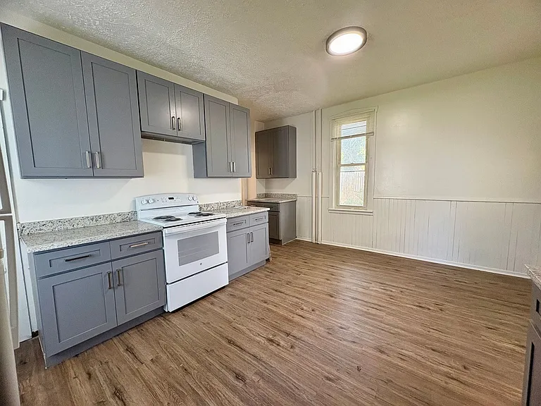 539 & 541 S Market St — Photo 28