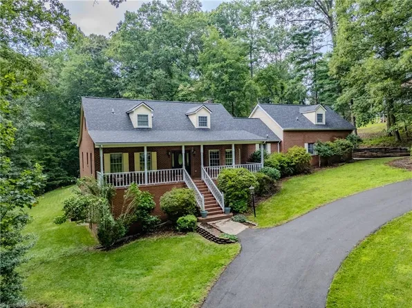 158 Oakmont Pl, Mount Airy, NC 27030