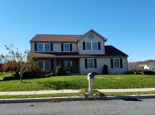 1022 Meadow Dr, Reading, PA 19605