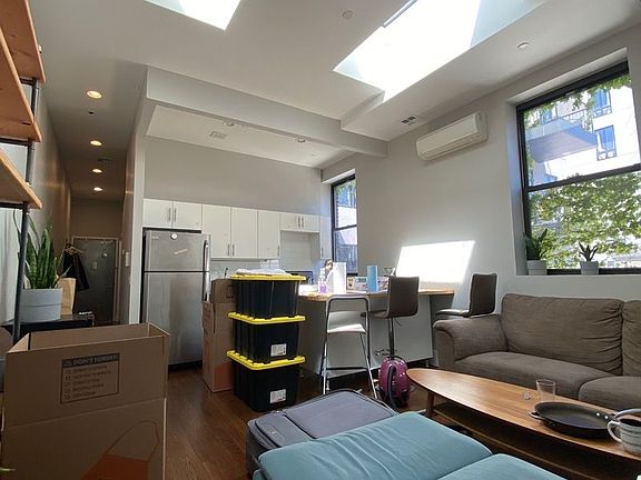 2nd image of 41 Kosciuszko St #2N