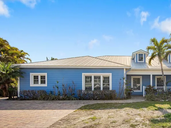 215 75th St, Holmes Beach, FL 34217