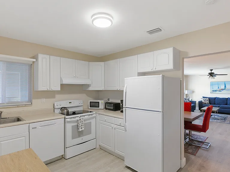 2223 SE 6th St #2 — Photo 15