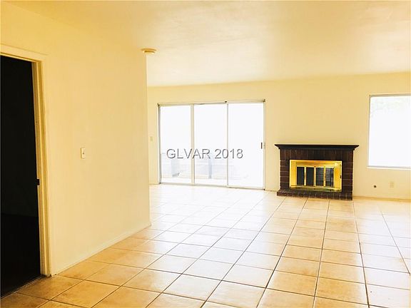 4th image of 6930 Mountain Moss Dr